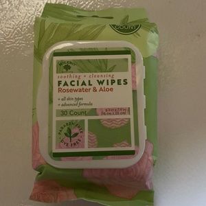 Rosewater & Aloe Soothing +Cleaning Facial Wipes 30ct